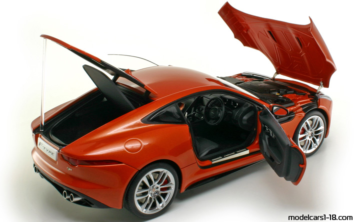 2015 - Jaguar F-Type R AutoArt 1/18 (Rot) Zu öffnende Teile
