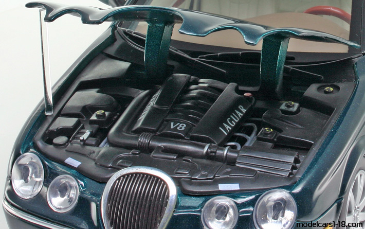 1999 - Jaguar S-Type Welly 1/18 (Grün) Motor