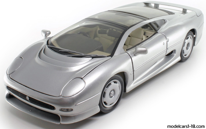 1992 - Jaguar XJ220 Maisto 1/18 (Silber) Vorne linke Seite