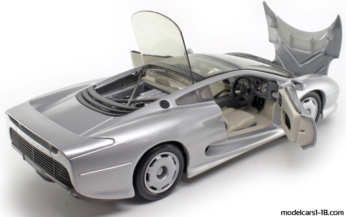 1992 - Jaguar XJ220 Maisto 1/18 (Silber) Zu öffnende Teile