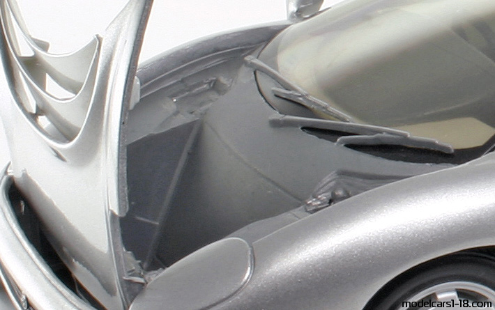 1992 - Jaguar XJ220 Maisto 1/18 (Silber) Kofferraum / Klappbare Scheinwerfer