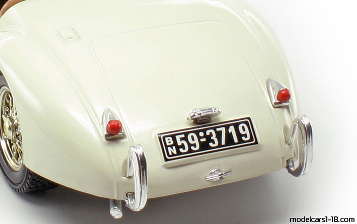 1948 - Jaguar XK120 ERTL 1/18 (Weiß) Kofferraum / Klappbare Scheinwerfer