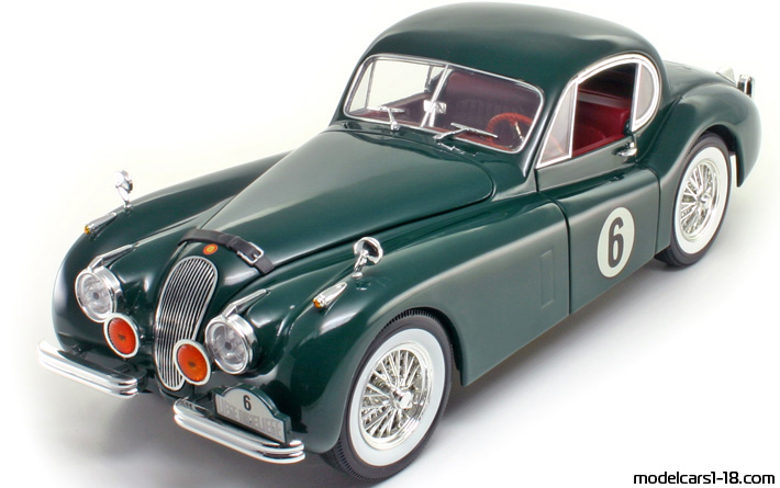 1949 - Jaguar XK120 Signature Models 1/18 (Grün) Vorne linke Seite