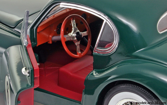 1949 - Jaguar XK120 Signature Models 1/18 (Grün) Innenraum Armaturenbrett