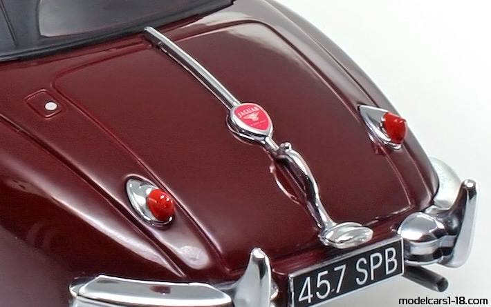 1955 - Jaguar XK140 Drophead Sun Star 1/18 (Rot) Kofferraum / Klappbare Scheinwerfer