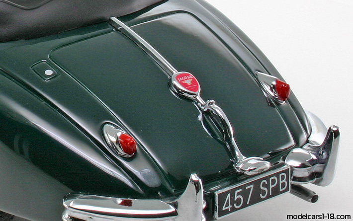 1955 - Jaguar XK140 Drophead Sun Star 1/18 (Grün) Kofferraum / Klappbare Scheinwerfer