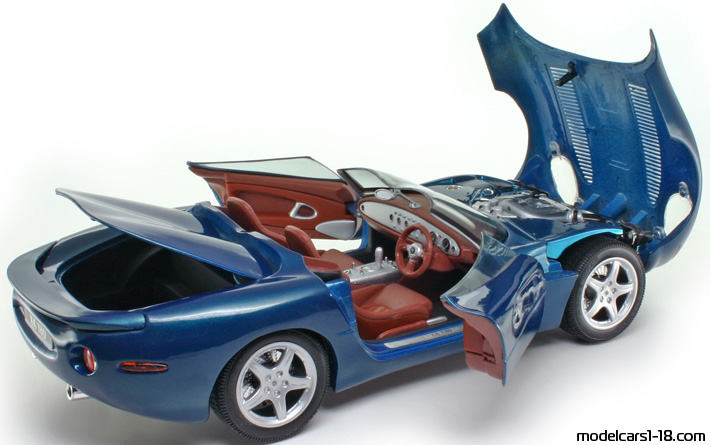 2000 - Jaguar XK180 Concept Maisto 1/18 (Blau) Zu öffnende Teile