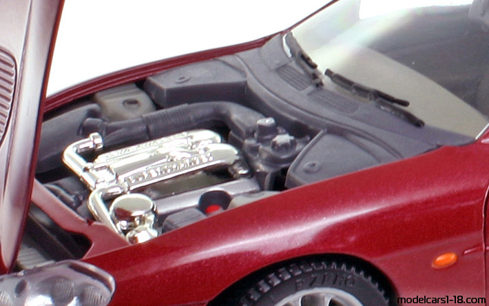 2000 - Jaguar XKR Solido 1/18 (Rot) Motor