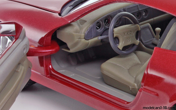 2000 - Jaguar XKR Solido 1/18 (Rot) Innenraum Armaturenbrett
