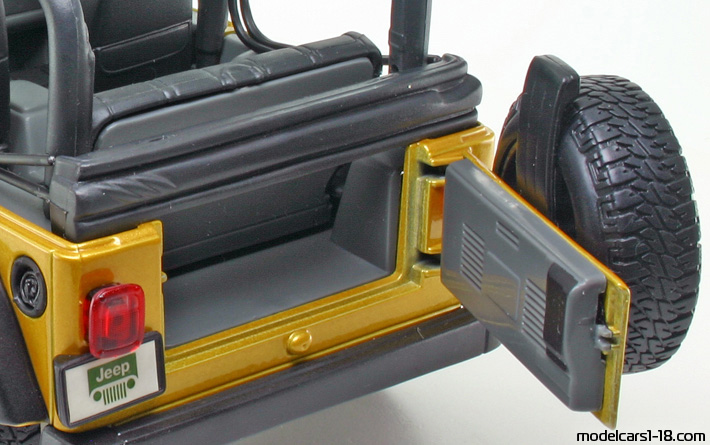 2003 - Jeep Wrangler Rubicon Maisto 1/18 (Gelb) Kofferraum / Klappbare Scheinwerfer