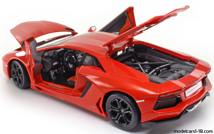 2011 - Lamborghini Aventador LP700-4 Bburago 1/18 (Rot) Zu öffnende Teile
