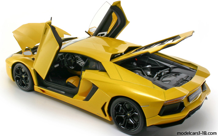 2011 - Lamborghini Aventador LP700-4 Welly 1/18 (Gelb) Zu öffnende Teile