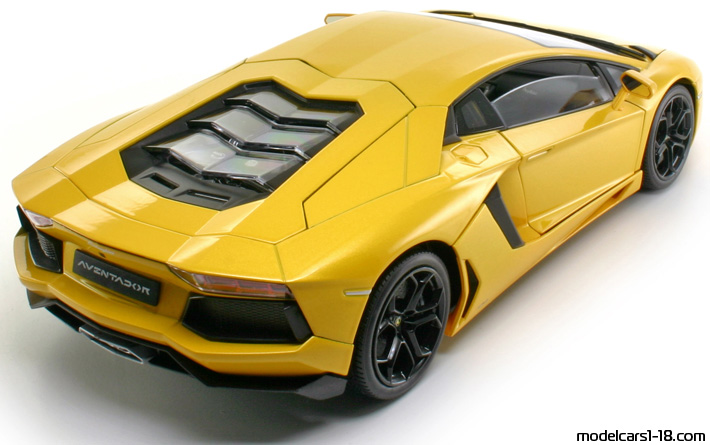 2011 - Lamborghini Aventador LP700-4 Welly 1/18 (Gelb) Hinten rechte seite