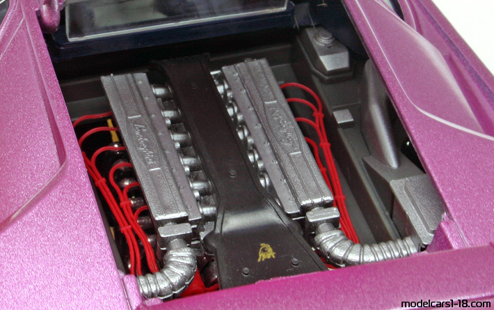 1995 - Lamborghini Diablo SE30 Maisto 1/18 (Lila) Motor