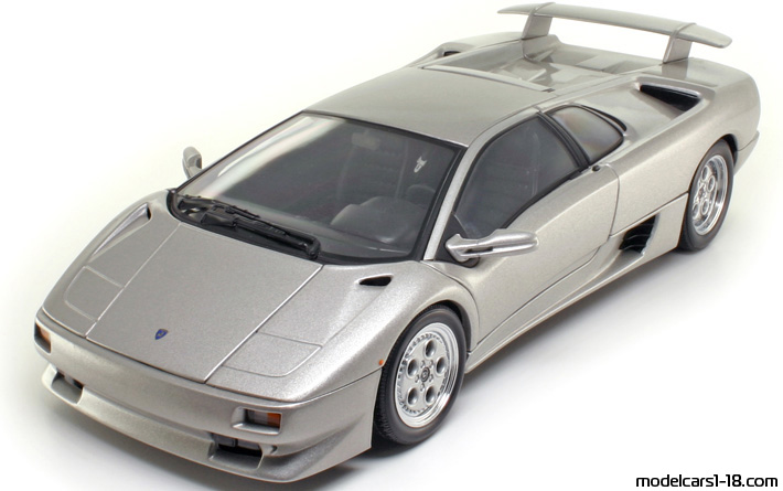 1990 - Lamborghini Diablo VT AutoArt 1/18 (Silber) Vorne linke Seite