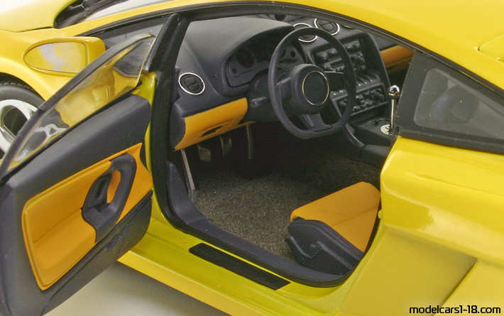 2003 - Lamborghini Gallardo AutoArt 1/18 (Gelb) Innenraum Armaturenbrett