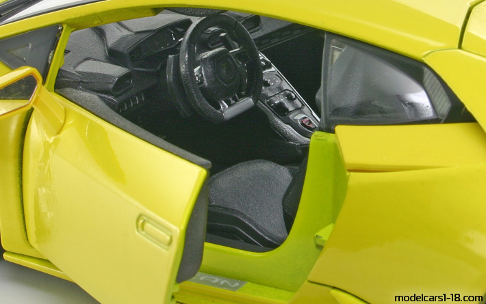 2014 - Lamborghini Huracan LP610-4 Bburago 1/18 (Gelb) Innenraum Armaturenbrett