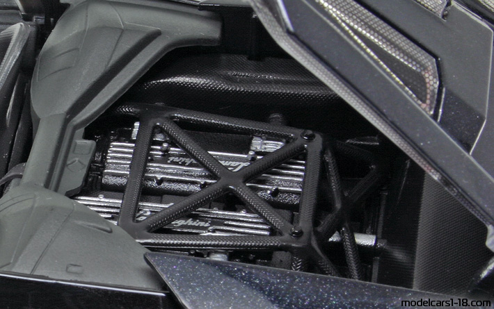 2001 - Lamborghini Murcielago Roadster Motor Max 1/18 (Schwarz) Motor