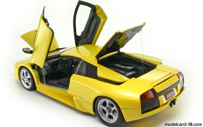 2001 - Lamborghini Murcielago AutoArt 1/18 (Gelb) Zu öffnende Teile