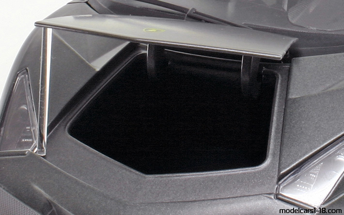 2009 - Lamborghini Reventon Motor Max 1/18 (Grau) Kofferraum / Klappbare Scheinwerfer