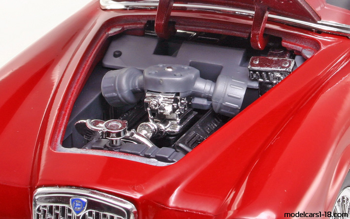 1955 - Lancia Aurelia B24 Spider Bburago 1/18 (Rot) Motor