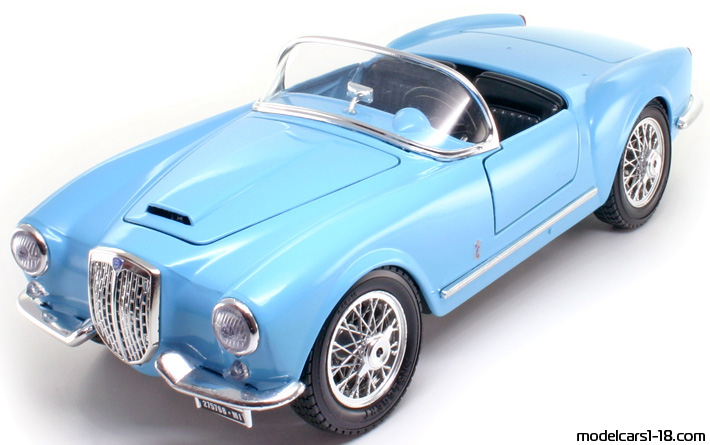 1955 - Lancia Aurelia B24 Spider Bburago 1/18 (Blau) Vorne linke Seite