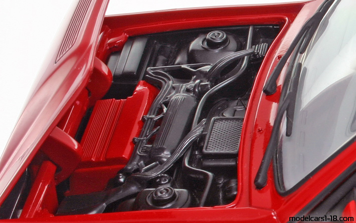 1989 - Lancia Delta HF Integrale 16v Sun Star 1/18 (Rot) Motor