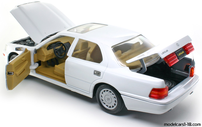 1989 - Lexus LS 400 Road Tough 1/18 (Weiß) Zu öffnende Teile