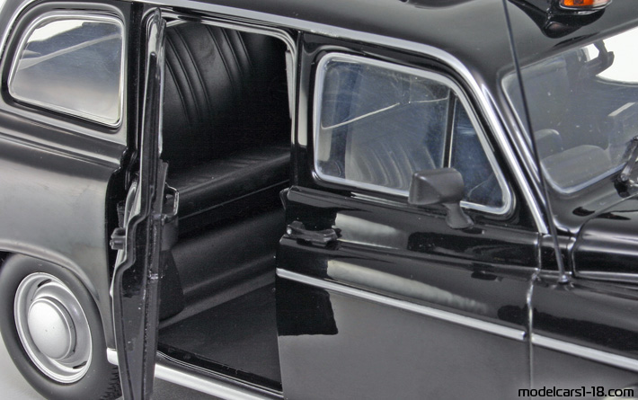 1989 - London Taxi Fairway Minichamps 1/18 (Schwarz) Kofferraum / Klappbare Scheinwerfer