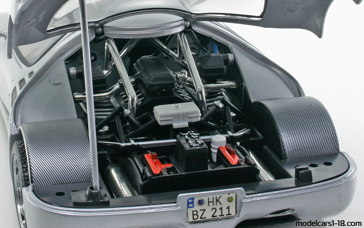 2000 - Lotec Sirius Maxi Car 1/18 (Silber) Motor