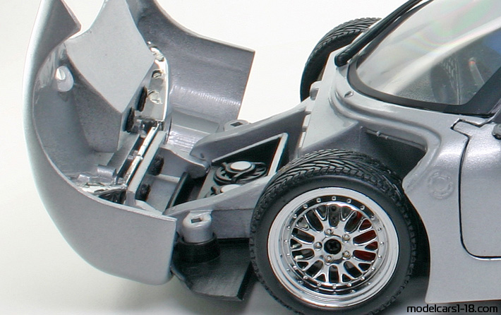 2000 - Lotec Sirius Maxi Car 1/18 (Silber) Kofferraum / Klappbare Scheinwerfer