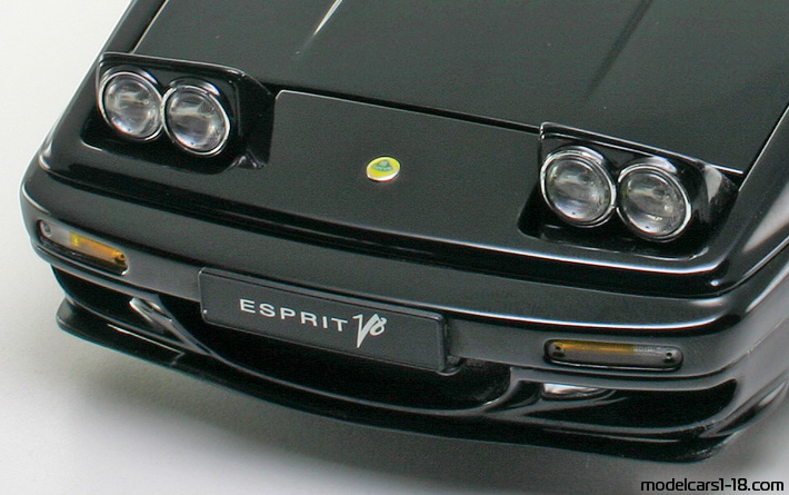 1993 - Lotus Esprit V8 AutoArt 1/18 (Rot) Kofferraum / Klappbare Scheinwerfer