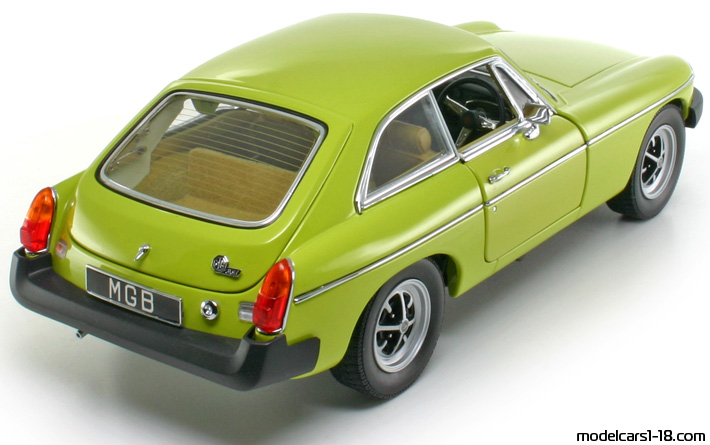 1974 - MG MGB GT Universal Hobbies 1/18 (Gelb) Hinten rechte seite