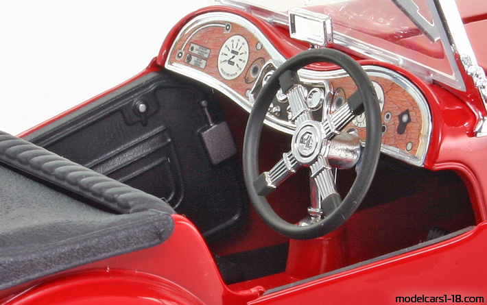 1947 - MG TC Midget Road Signature 1/18 (Rot) Innenraum Armaturenbrett