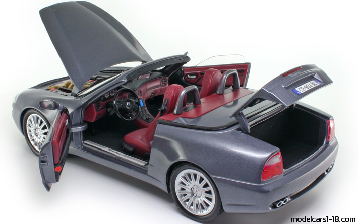 2002 - Maserati GT Spyder Bburago 1/18 (Grau) Zu öffnende Teile