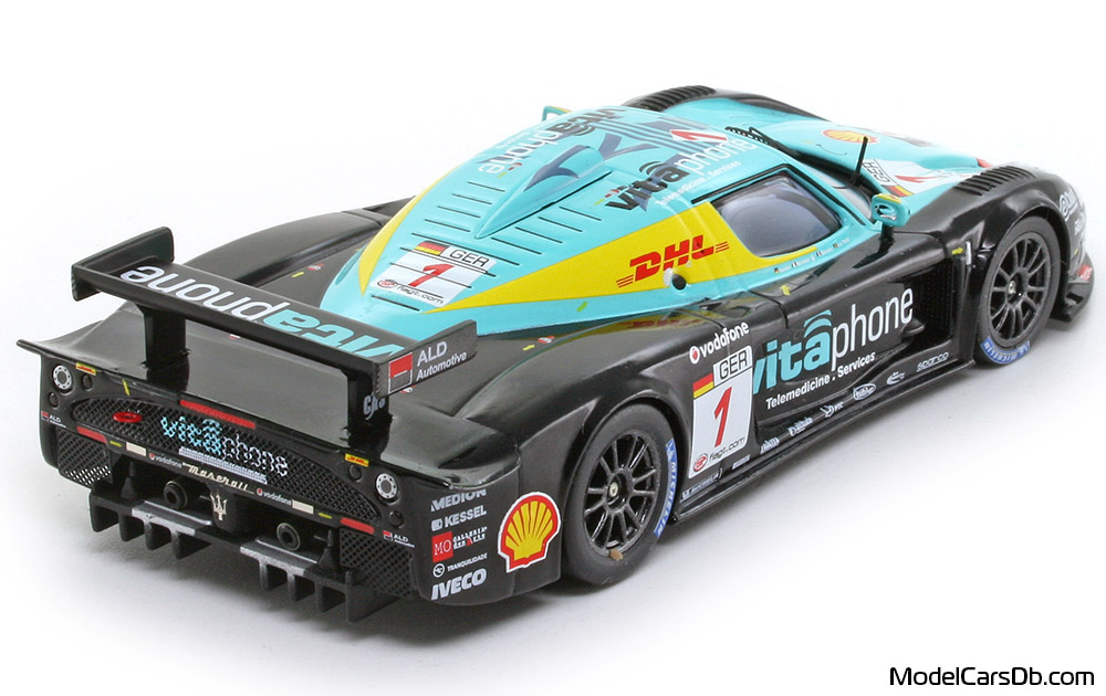 2008 - Maserati MC12 GT1 IXO 1/43 (Schwarz / Blau) Hinten rechte seite