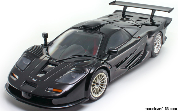 1997 - McLaren F1 GTR Long Tail UT 1/18 (Schwarz) Vorne linke Seite