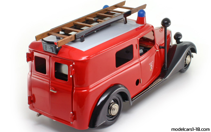 1952 - Mercedes 170 V (W136) Schuco 1/18 (Rot / Schwarz) Hinten rechte seite