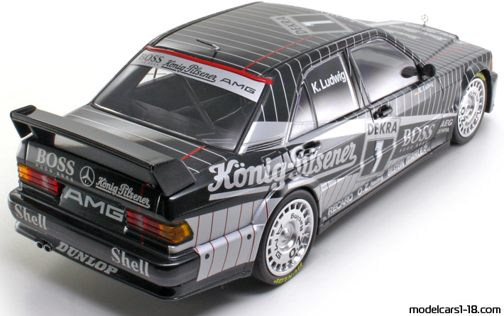 1989 - Mercedes 190 E 2.5-16V Evo 1 DTM (W201) Minichamps 1/18 (Schwarz / Grau) Hinten rechte seite