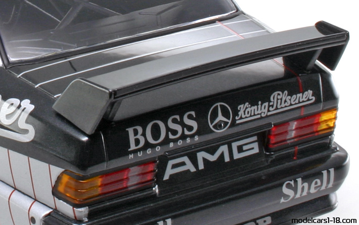 1989 - Mercedes 190 E 2.5-16V Evo 1 DTM (W201) Minichamps 1/18 (Schwarz / Grau) Kofferraum / Klappbare Scheinwerfer