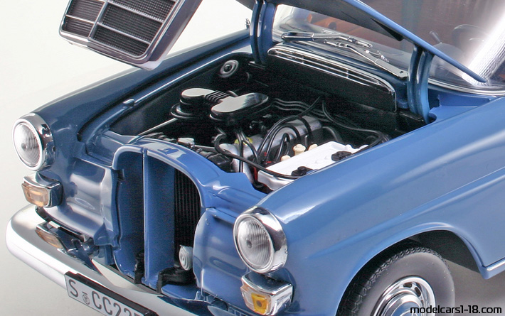 1961 - Mercedes 200 Universal (W110) Norev 1/18 (Blau) Motor