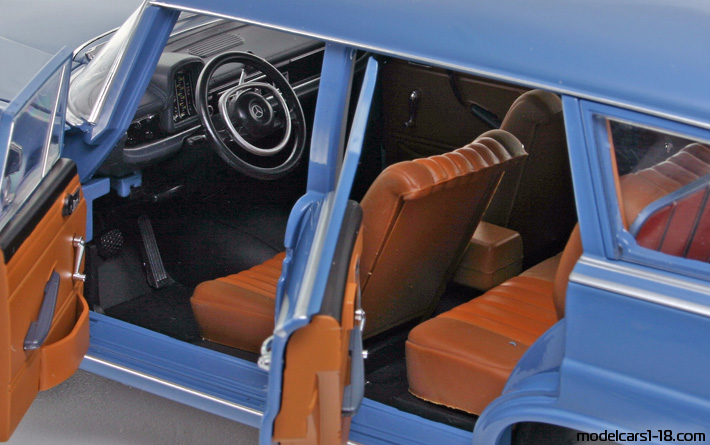 1961 - Mercedes 200 Universal (W110) Norev 1/18 (Blau) Innenraum Armaturenbrett
