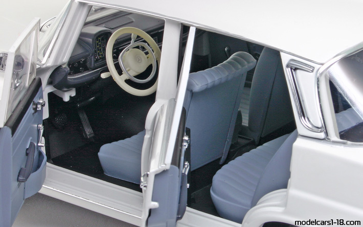 1961 - Mercedes 200 (W110) Norev 1/18 (Weiß) Innenraum Armaturenbrett