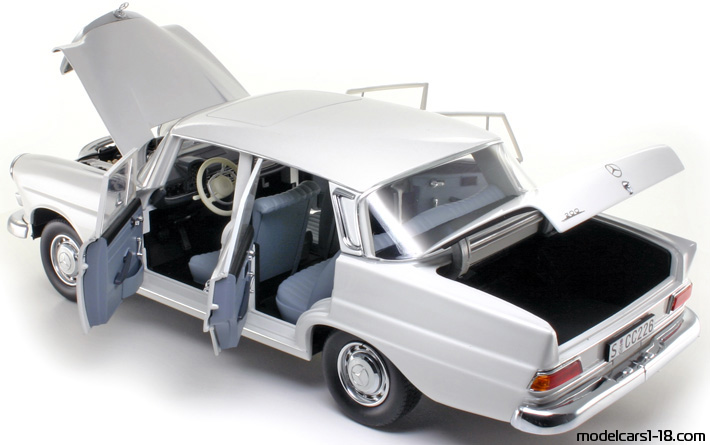 1961 - Mercedes 200 (W110) Norev 1/18 (Weiß) Zu öffnende Teile
