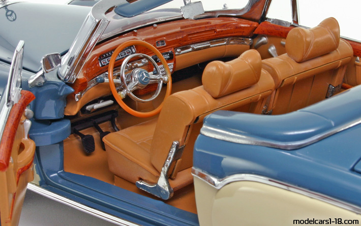 1956 - Mercedes 220 SE (W180) Sun Star 1/18 (Blau / Weiß) Innenraum Armaturenbrett