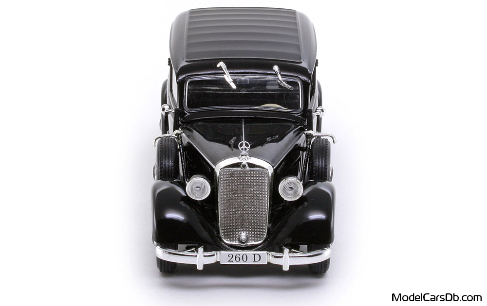 1937 - Mercedes 260 D Pullman (W138) DeAgostini 1/43 (Schwarz) Front