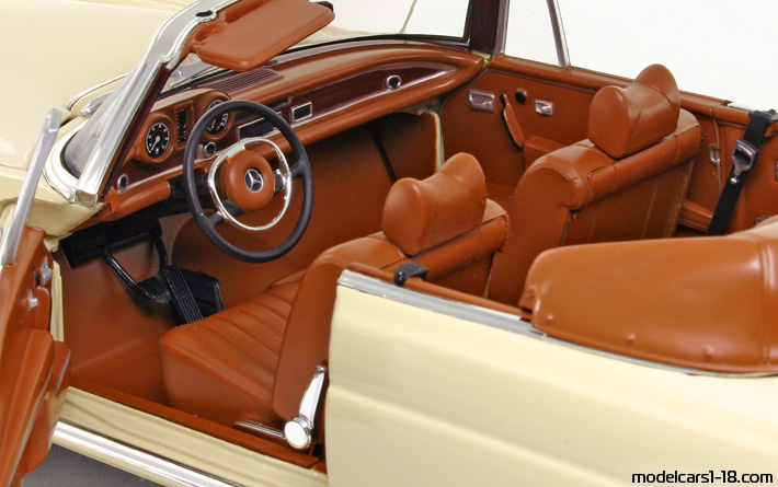 1969 - Mercedes 280 SE (W111) Norev 1/18 (Weiß) Innenraum Armaturenbrett