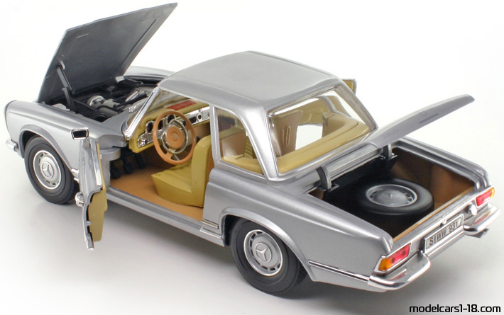 1963 - Mercedes 280 SL (W113) Anson 1/18 (Silber) Zu öffnende Teile