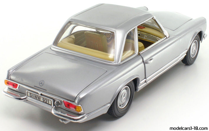 1963 - Mercedes 280 SL (W113) Anson 1/18 (Silber) Hinten rechte seite