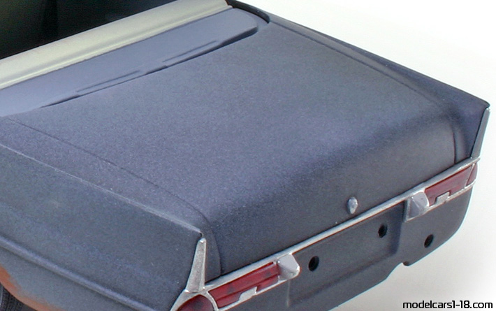 1959 - Mercedes 300 SE (W112) Barn Find Revell 1/18 (Grau / Weiß) Kofferraum / Klappbare Scheinwerfer